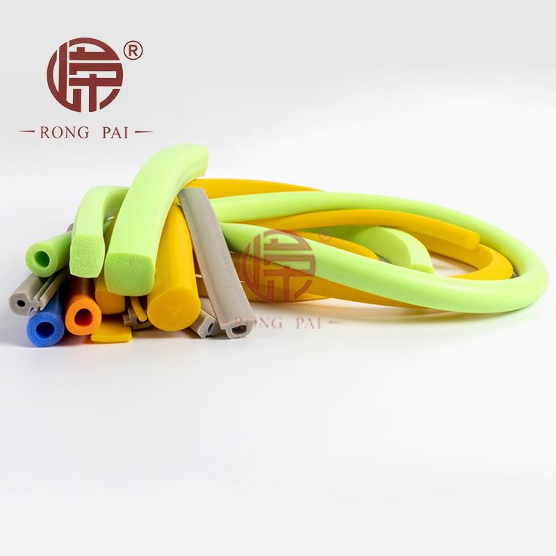 硅橡膠發(fā)泡密封條有哪些類型又有哪些優(yōu)缺點？-常州嶸牌橡塑制品有限公司